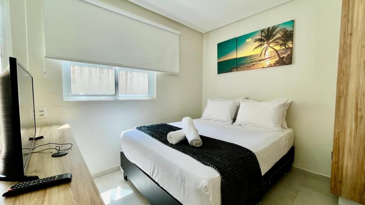 Flats A 50M Da Praia De Порту-де-Галиньяш Экстерьер фото