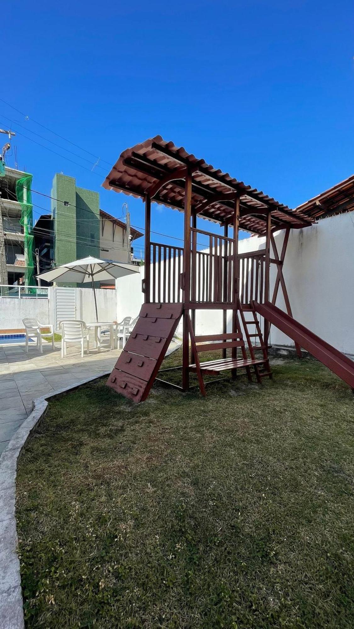 Flats A 50M Da Praia De Порту-де-Галиньяш Экстерьер фото